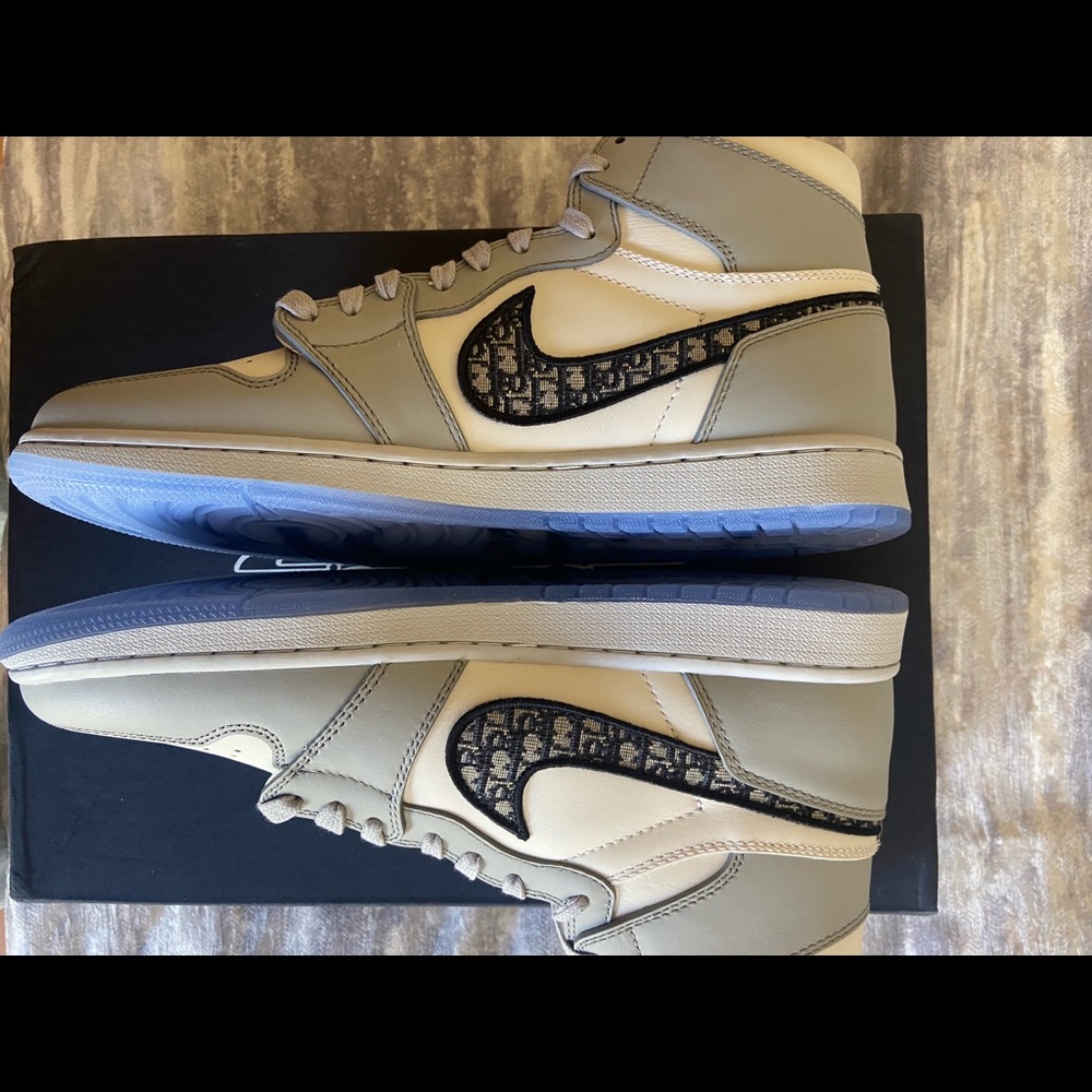 Dior Nike Air Jordan 1 - Picture 7 of 11